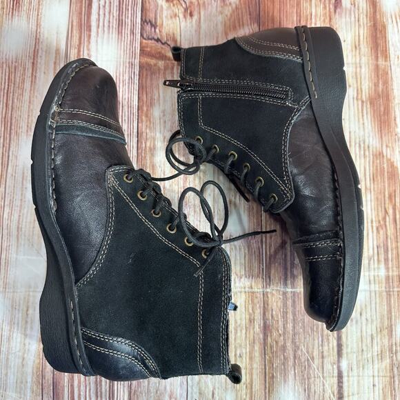 Clarks NIKKI NORTH Size 6.5 Black Leather Lace Zip Up Ankle Booties Boots Shoes - Picture 7 of 10